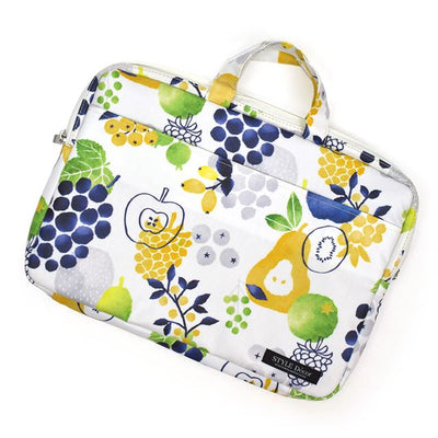 スタイルデコールのPCケース。ノートパソコンが収納できる、かわいいカバー。北欧やボタニカルなど、おしゃれな柄がたくさん。