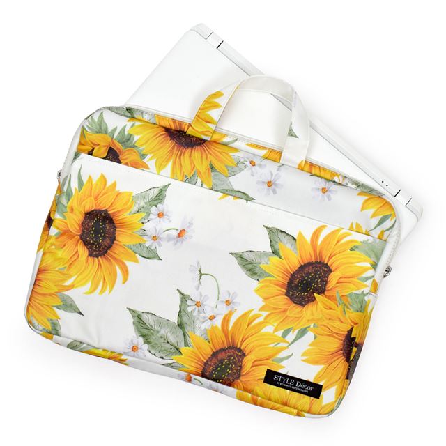 スタイルデコールのPCケース。ノートパソコンが収納できる、かわいいカバー。北欧やボタニカルなど、おしゃれな柄がたくさん。