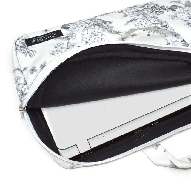 スタイルデコールのPCケース。ノートパソコンが収納できる、かわいいカバー。北欧やボタニカルなど、おしゃれな柄がたくさん。