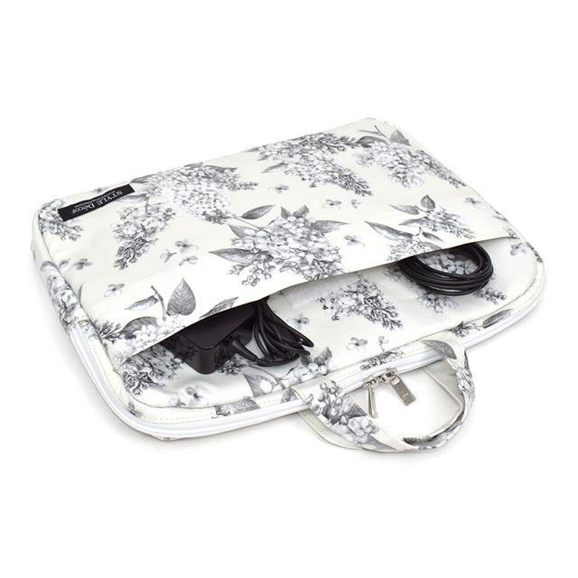 スタイルデコールのPCケース。ノートパソコンが収納できる、かわいいカバー。北欧やボタニカルなど、おしゃれな柄がたくさん。